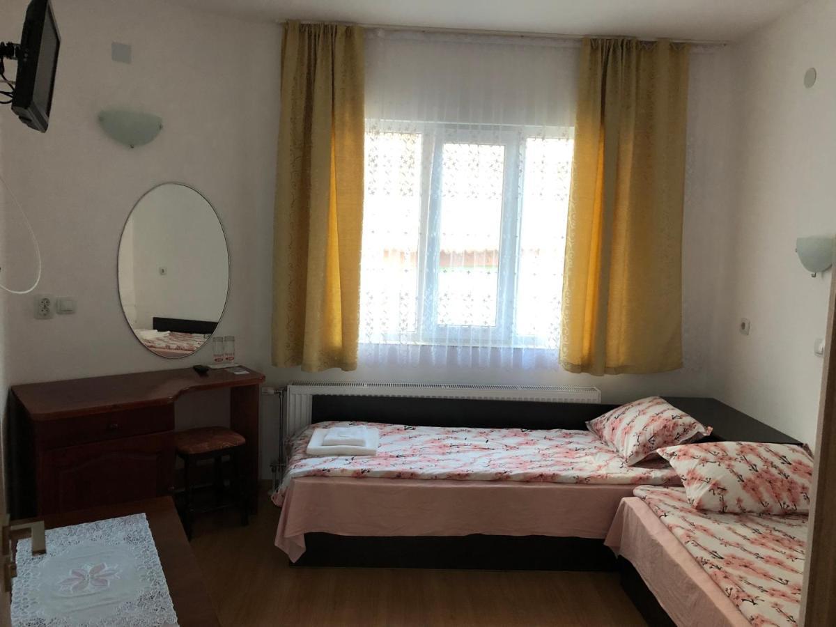 Family Hotel Panorama Sarnitsa Εξωτερικό φωτογραφία