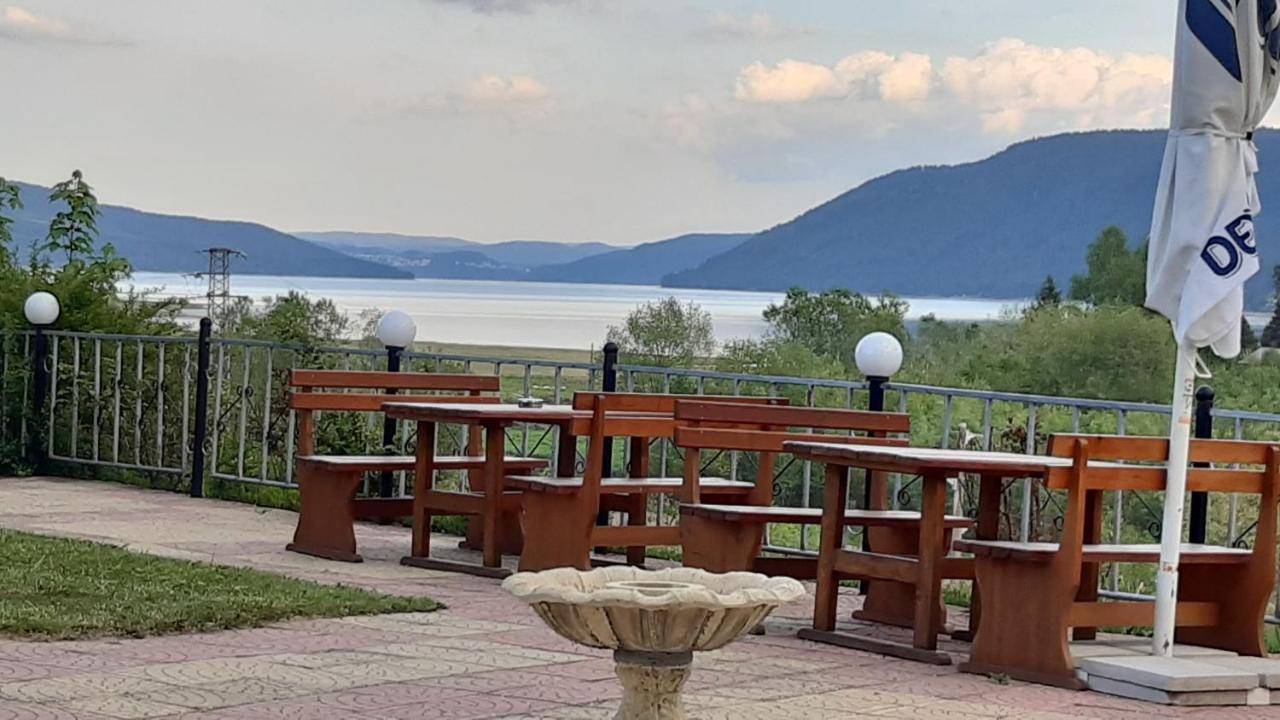 Family Hotel Panorama Sarnitsa Εξωτερικό φωτογραφία