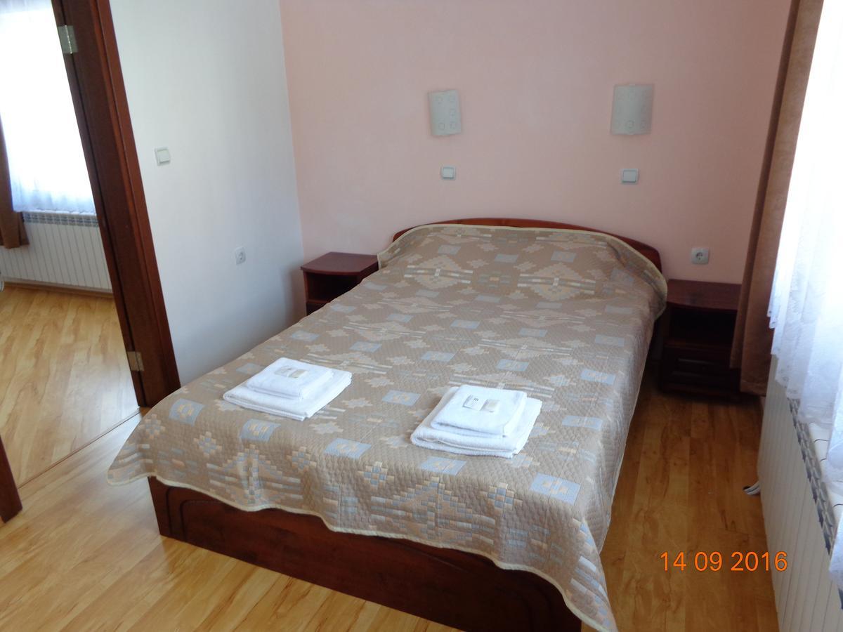 Family Hotel Panorama Sarnitsa Εξωτερικό φωτογραφία